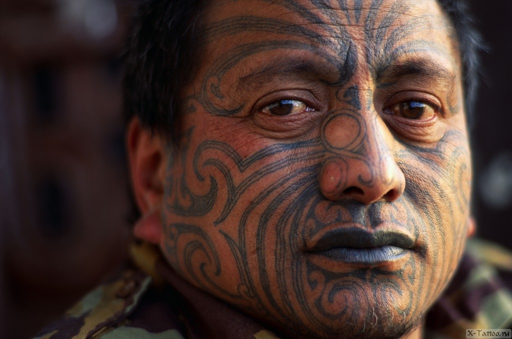 племенной рисунок на лице